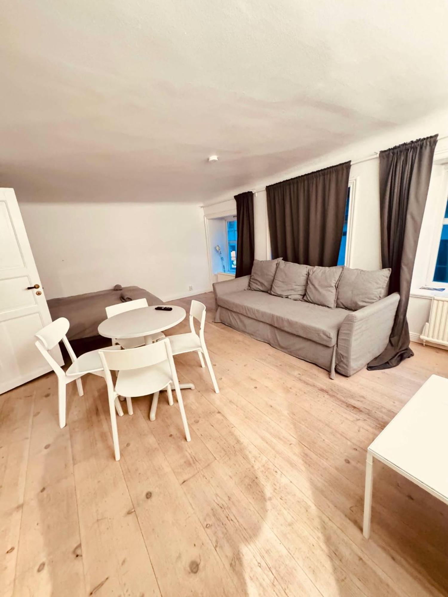 Need In Old Town Appartement